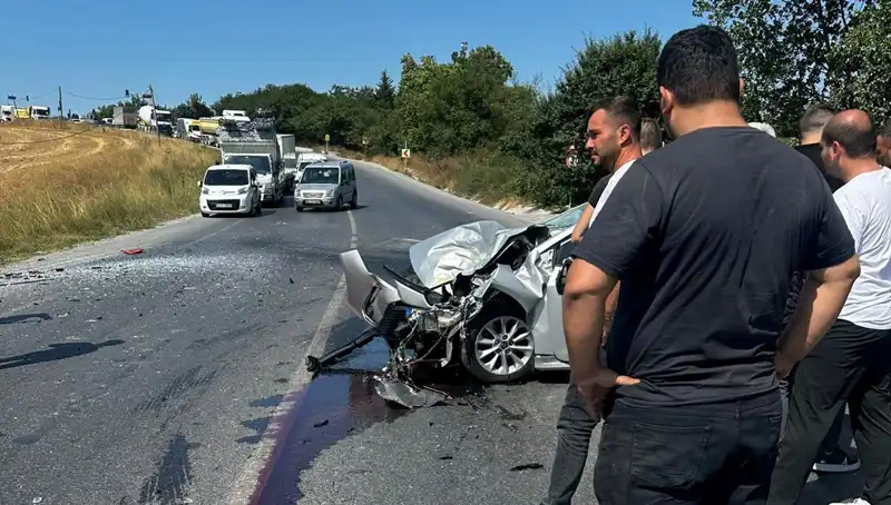 İstanbul’da Ani Kalp Krizi: Otobüse Çarpan Araç Kaza Yaptı