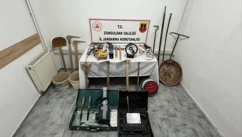 Çaycuma’da Kaçak Kazı Yapan 5 Şahıs Yakalandı: Olayın Ayrıntıları Şaşırttı!