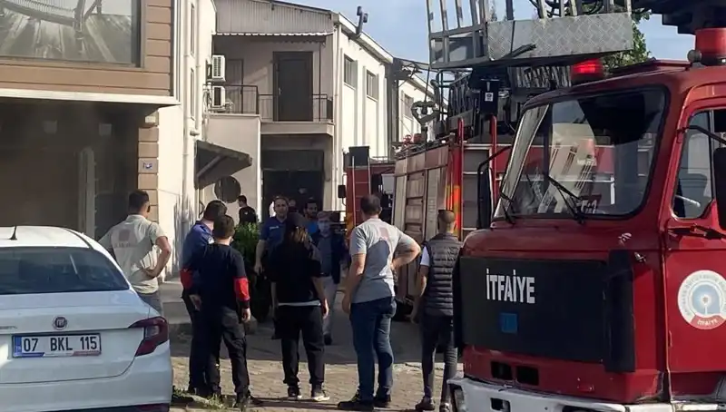 Mobilya Atölyesinde Yangın: Paniğin Penceresi ve Kurtuluş Anları