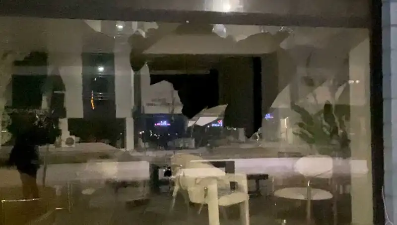 Mobilya Mağazasına Yapılan Taşlı Saldırı: Olayın Ardındaki Gerçekler