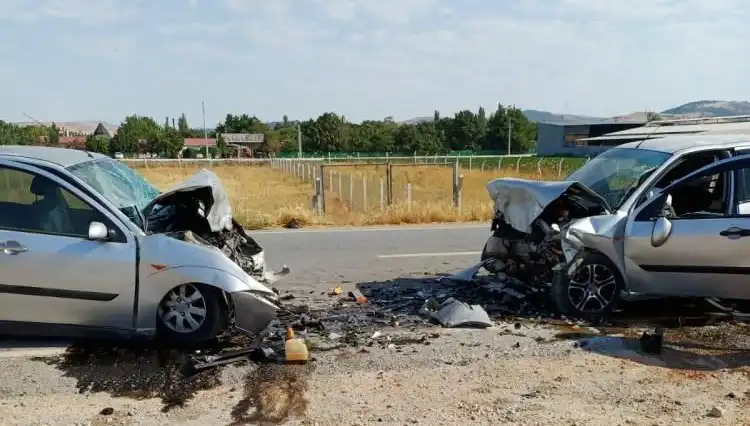 Balıkesir'de Feci Kaza: Bir Can Gitti, Diğeri Yaralı