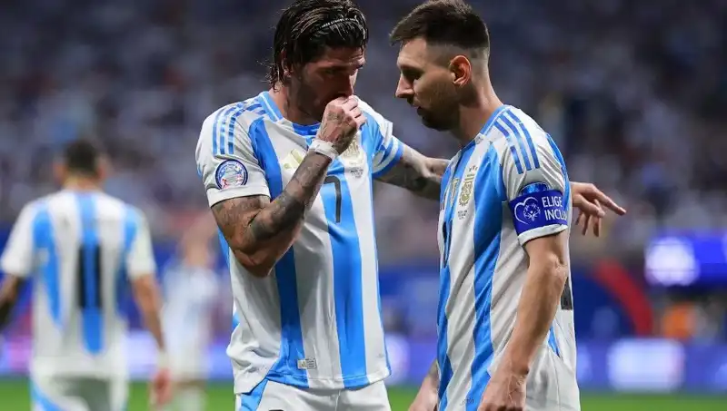 Rodrigo de Paul, Messi ile Yeniden Bir Araya Geldi: Futbol Camiasında Büyüleyici Anlar