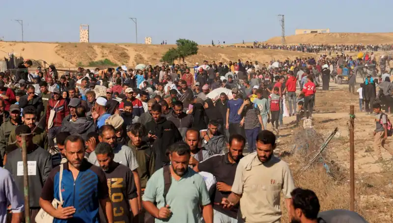İsrail, Gazze'de İnsani Yardım Bekleyenleri Vurdu: 15 Filistinli Hayatını Kaybetti