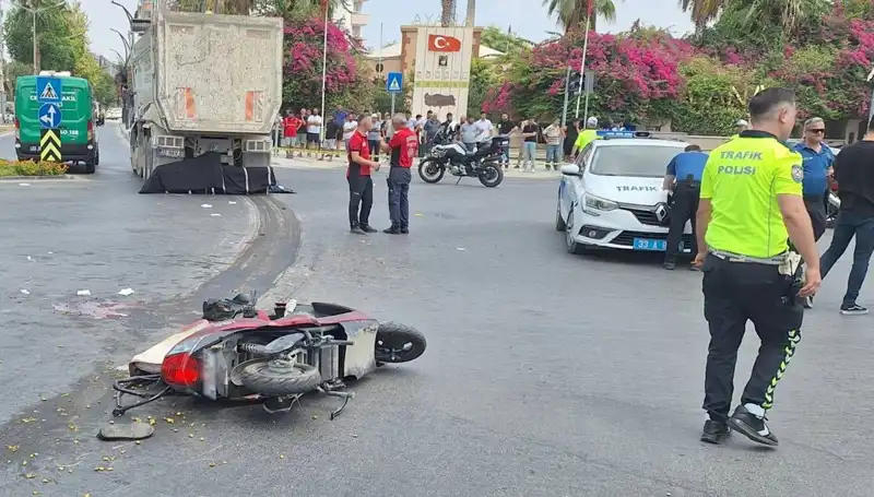 Mersin'de İki Araç Çarpıştı: Bir Ölü, Bir Yaralı