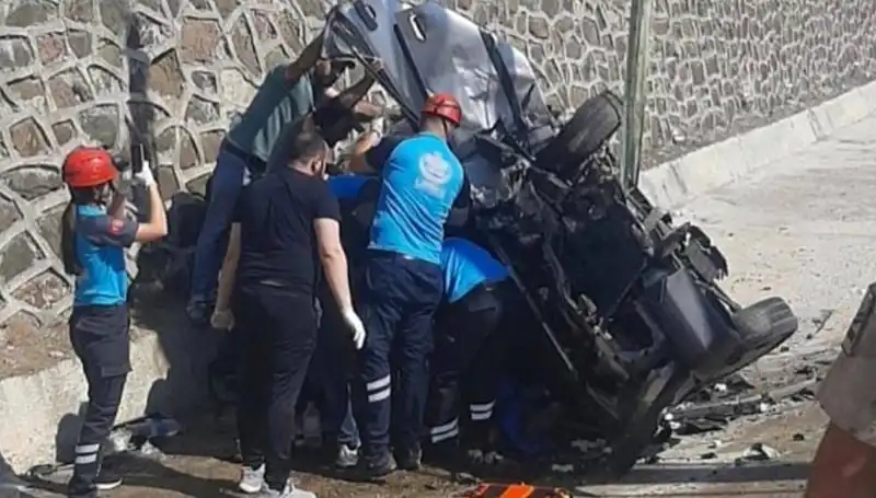 Tunceli'de Şok Kaza: İki Araç Kafa Kafaya Çarpıştı, Yaralılar Var