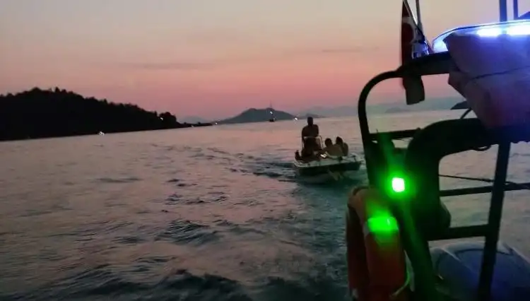 Fethiye Açıklarında Sürüklenen Tekneden 4 Kişi Kurtarıldı: Dram Anları