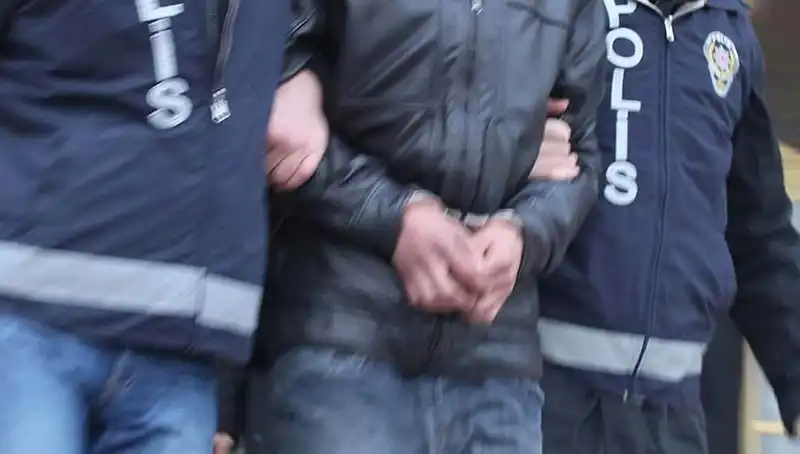 Kütahya'da Uyuşturucu Operasyonu: 5 Şüpheli Tutuklandı!