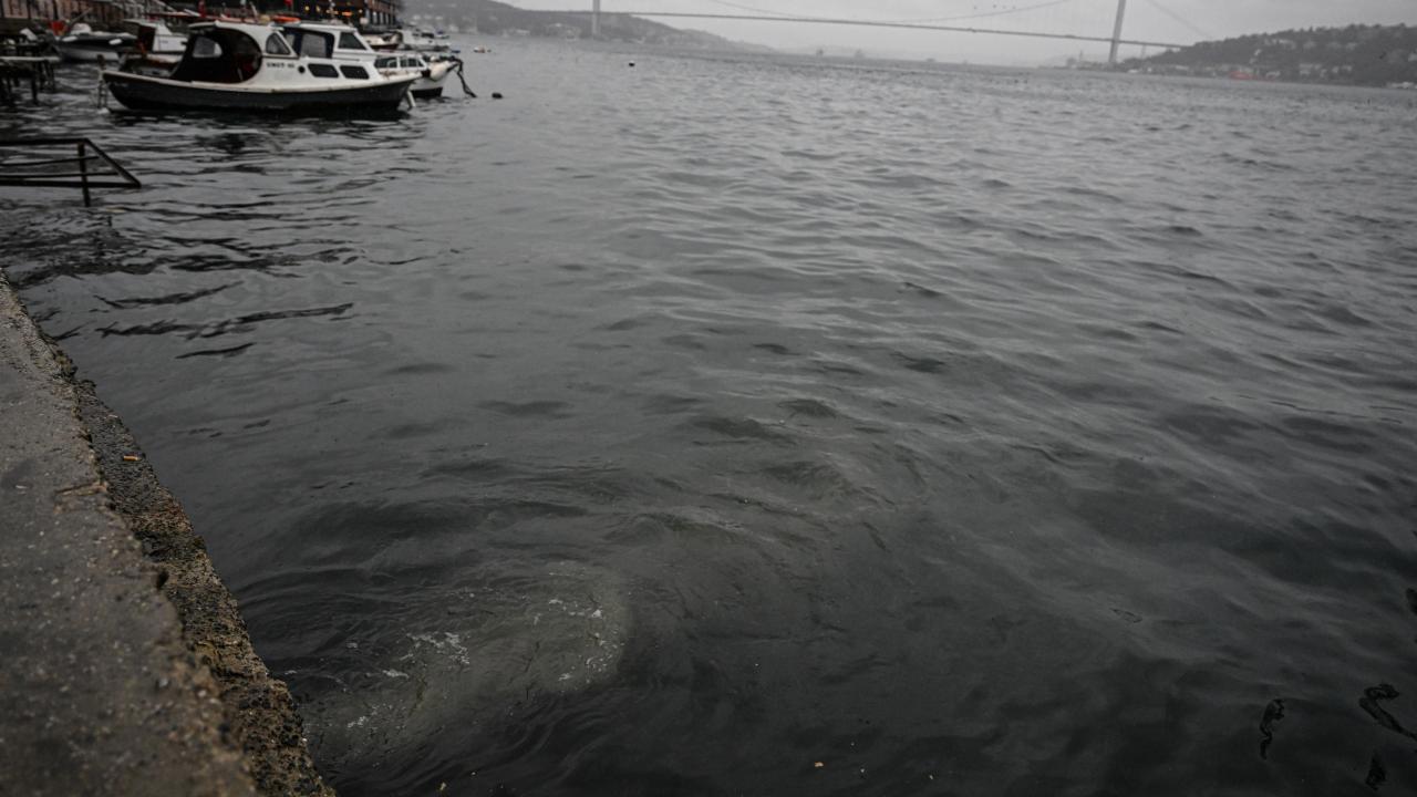 Üsküdar'da Kanalizasyon Suyu Denize Akmaya Devam Ediyor