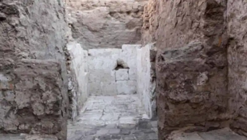 Mısır'da Şok Eden Keşif: 3.500 Yıl Öncesine Ait Kraliyet Mezarı Ortaya Çıktı