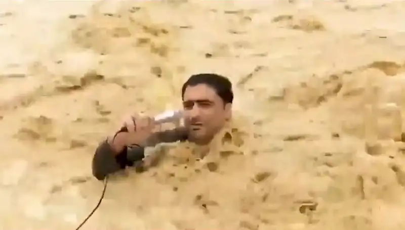 Sel Sularına Kapılan Yayın Ekibi Dramı: Gerçek Hayatta Bir Şok Anı
