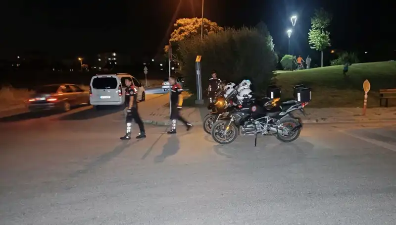 Parkta Çıkan Kavga: 14 Yaşındaki Çocuk Bıçaklandı, Olayın Detayları Şokta
