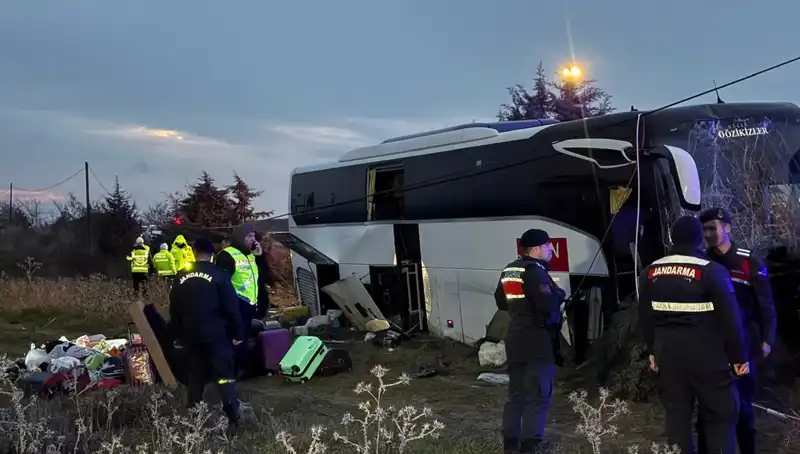 Çanakkale'deki Otobüs Kazasında 37 Kişi Yaralandı: Sebepler ve Sonuçlar