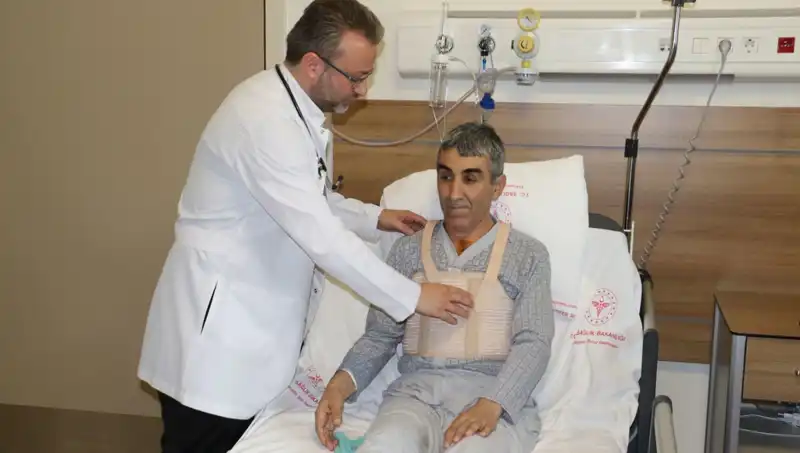 Altı Ayda İki Aort Damarı Yırtılan Hastaya Zorlu Ameliyat
