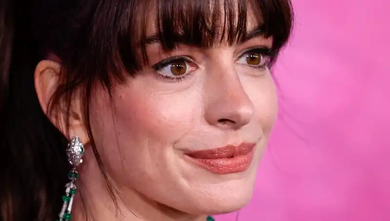 Hollywood'un En Korkunç Estetik Trendi: Ölü Deri Enjeksiyonu Nedir?