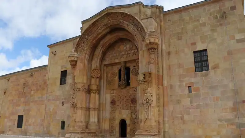 Divriği Ulu Camii ve Darüşşifası'na Yoğun İlgi: Tarih ve Kültür Buluşması