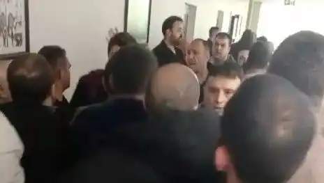 Karamürsel Belediyesi'nde İhale Kavgası: Nedenleri ve Sonuçları Neler Olacak?