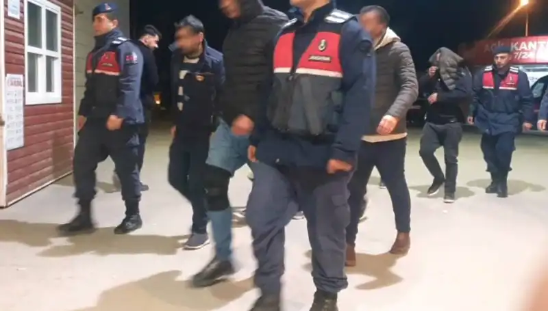 : Bağ Evinde Uyuşturucu Partisi: Baskın Anları ve Detaylar