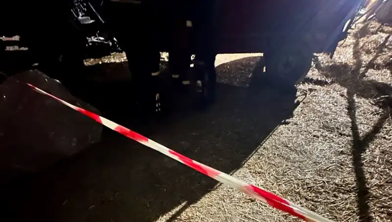 İzmir'de Yem Karma Makinesinde Yaşanan Trajik Olay: Ölüm ve Kurtarma Mücadelesi