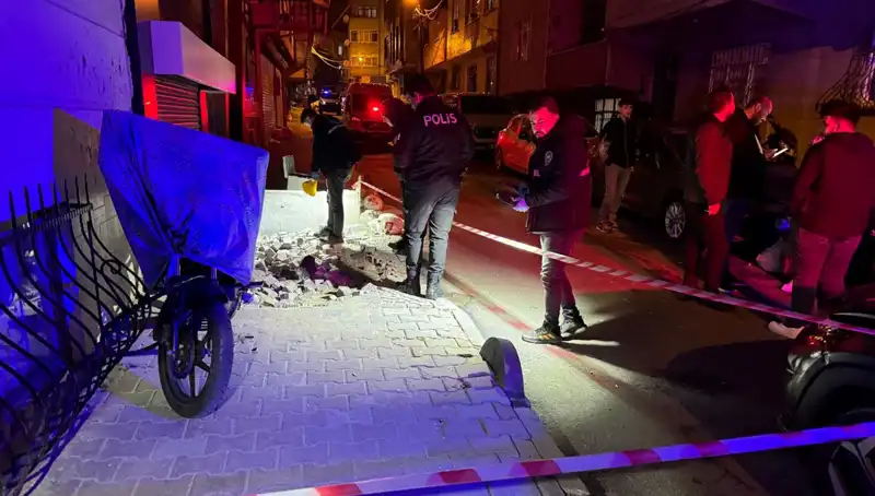 Küçükçekmece'de Plakasız Motosikletli Saldırı: Olayın Ardındaki Gizem Ne?