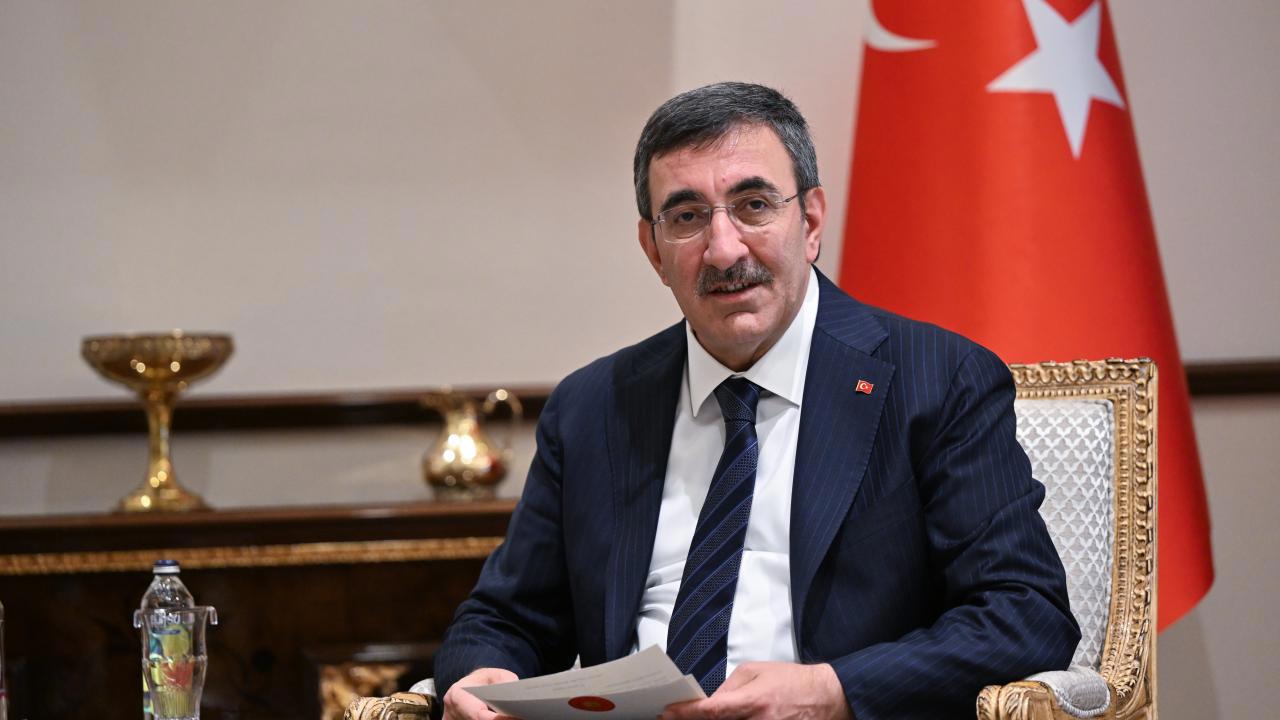 Cumhurbaşkanı Yardımcısı Yılmaz, Genç Çiftlere Maddi Destekler Vaad Ediyor
