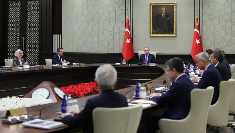 1 Mayıs Emek ve Dayanışma Günü'nde Kabine Üyelerinden Önemli Mesajlar