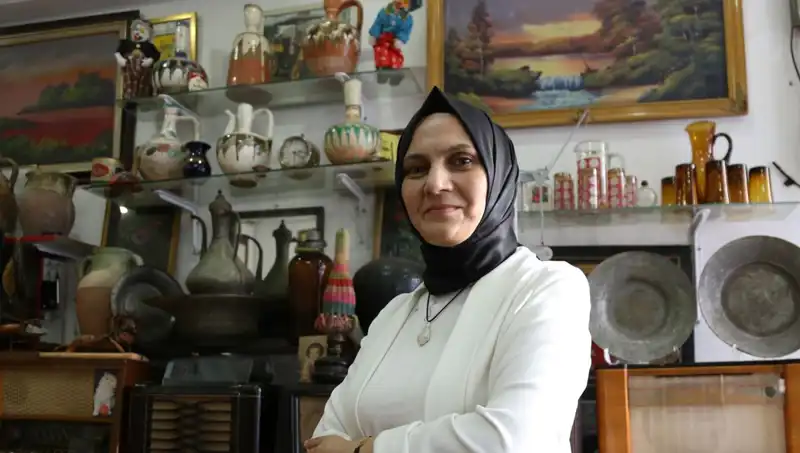 Eski Eşyalar Yüzünden Eşine Kızıyordu, Şimdi Yüzlerce Lira Kazanıyor!