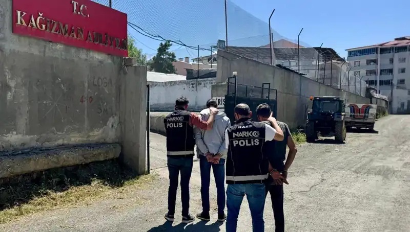 Kars'ta Uyuşturucu Operasyonu: İki Şahıs Gözaltına Alındı