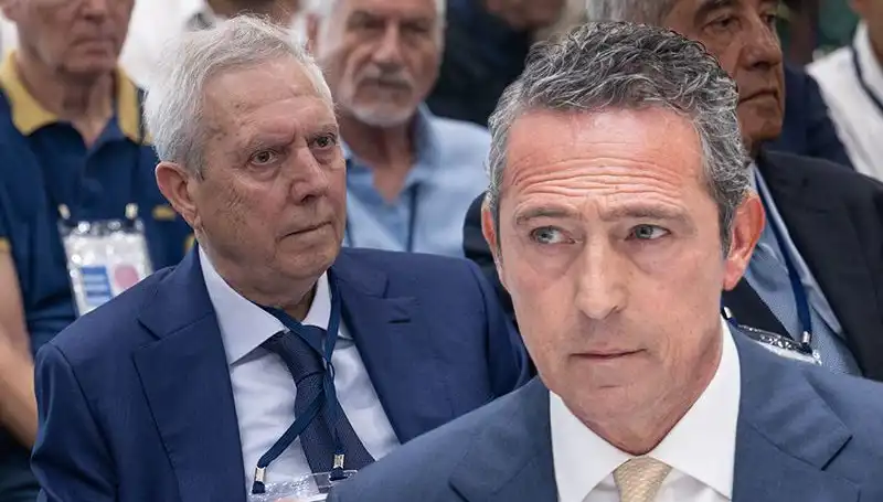 Fenerbahçe Divan Kurulu'nda Aziz Yıldırım Gergin Anlar ve Adaylık Açıklaması