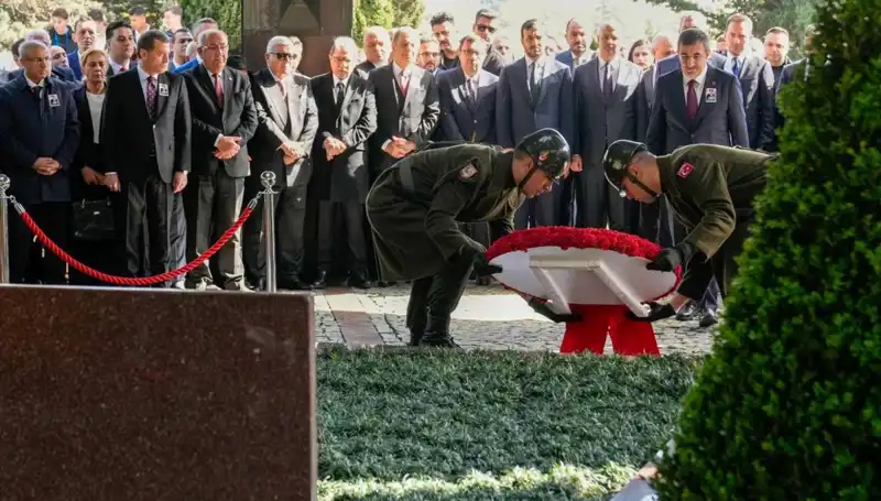 Turgut Özal'ın Anma Töreninde Duygu Dolu Anlar ve Hatıralar