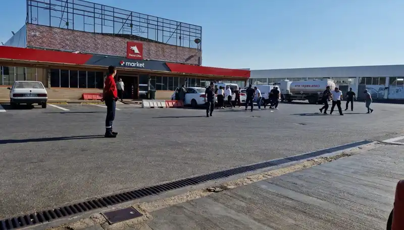Omuz Atma Kavgası: Akaryakıt İstasyonunda İki Aile Arasında Büyüyen Gerilim