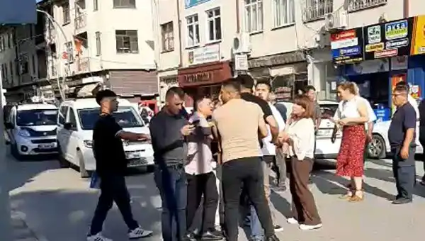 Gazinin Trafikte Darp Edildiği Anlar Kahreden Görüntülerle Ortaya Çıktı