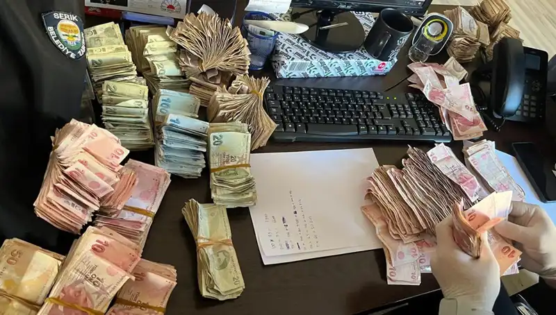 Dilencinin Cebindeki Şok Edici Miktar: Binlerce TL Ortaya Çıktı!