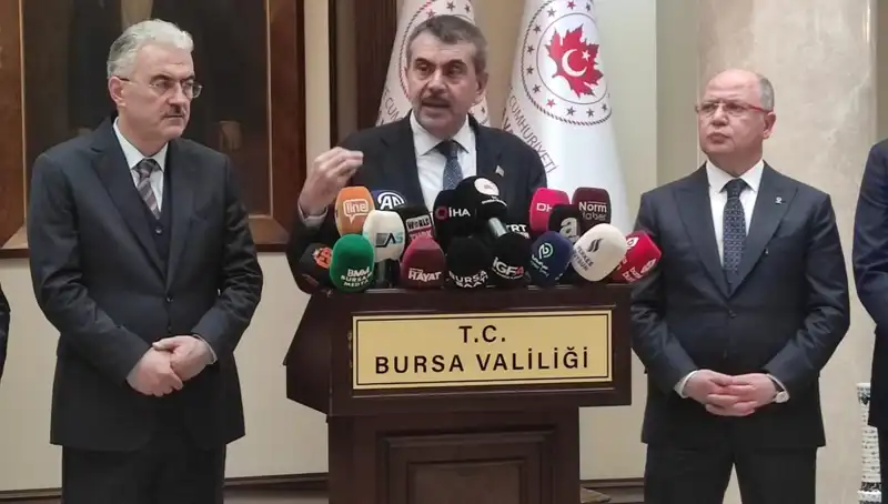 Olaylı Protestolar: Bakan Tekin'den Çalışanlara Sert Yaptırım Uyarısı