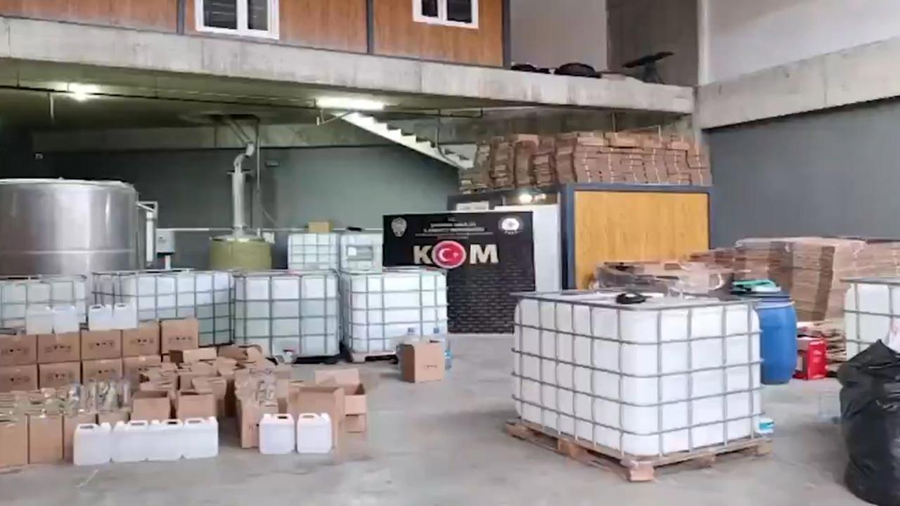 Çengel Operasyonları: 81 ilde Gerçekleştirilen Operasyonlarda 137 Bin Litre Sahte Alkol ve Etil Alkol Ele Geçirildi