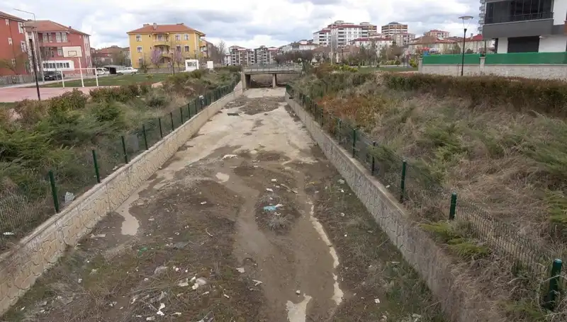 Coşkun Nehir Akışının Düşüşü: Kuraklık Tehditi Geliyor