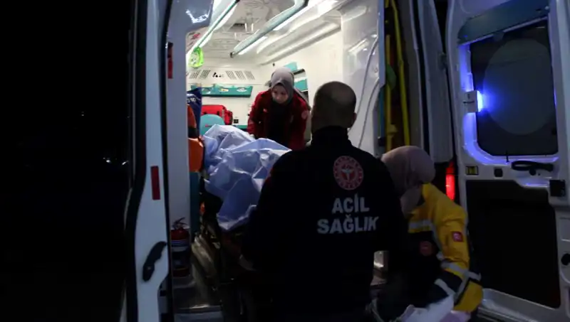 Küfürleşme Sonrası Alışveriş Merkezinde Kan Donduran Kavga