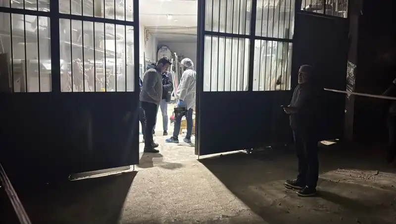 İş Yerinde Şok Edici Cinayet: Battaniye ile Örtülen Kurbanın Sonrası
