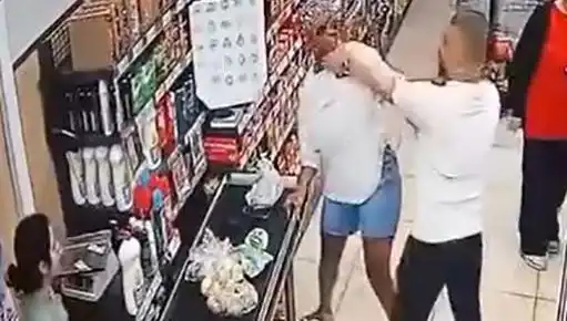 Market Kasasında Skandal: Gözler Önünde Saldırıya Uğrayan Kadın!