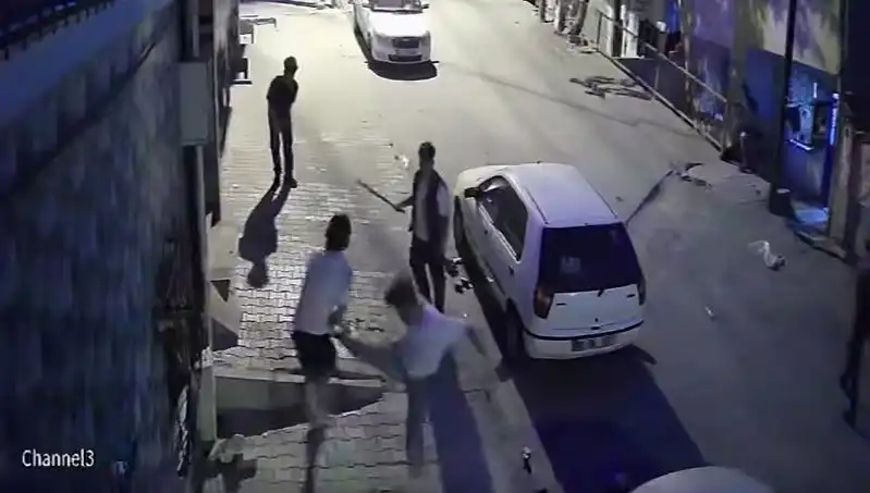 Başakşehir'de Taşlı Sopalı Kavga: Sokaklar Bir Anda Karıştı