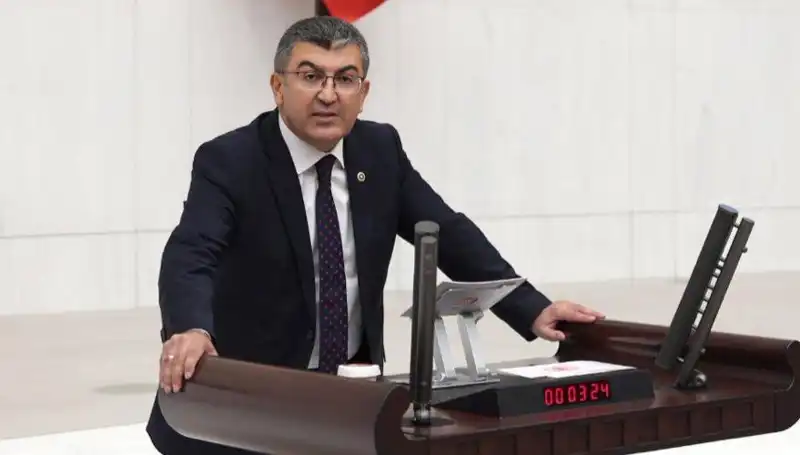 Gelecek Partisi'nde Şok İstifa: Hasan Ekici Dikkat Çekti