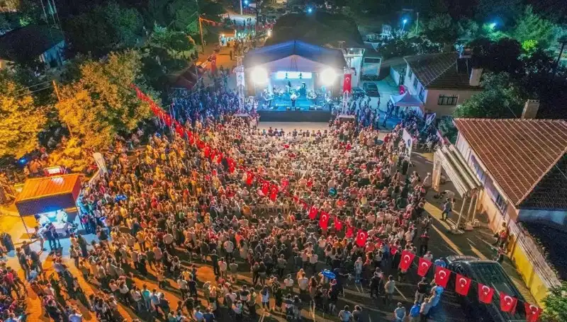 Leylek Şenliği 2023: Doğanın Harikası Leyleklerle Dolu Büyüleyici Festival