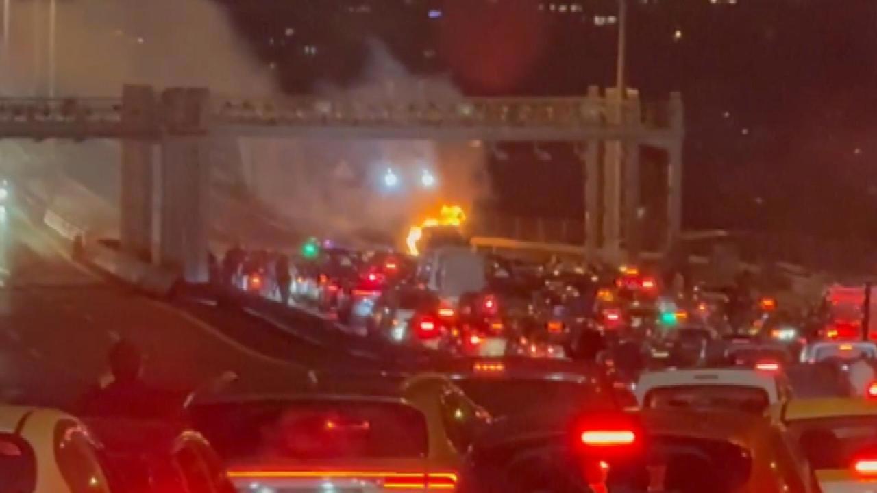 15 Temmuz Şehitler Köprüsü'nde Otomobilde Yangın