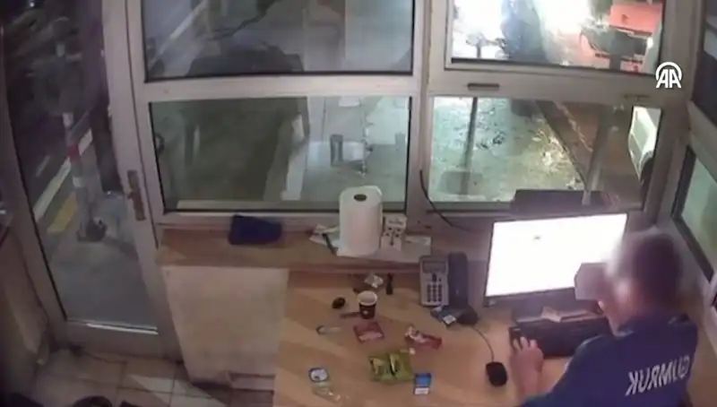 Kapıkule Sınır Kapısı'nda Büyük Rüşvet Operasyonu: 23 Gözaltı!