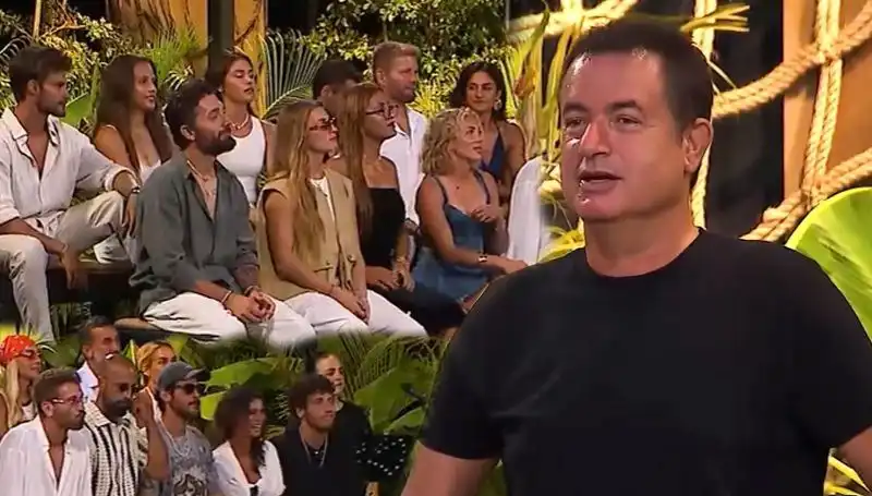 Survivor'da Birleşme Partisi: Şarkı Yarışmasıyla Eğlencenin Tadını Çıktılar