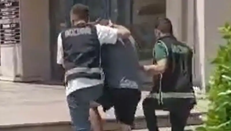 Sahte Dövizle Alışveriş Yapan Turist Sınır Dışı Edildi, Türkiye Hareketli Günler Geçiriyor!