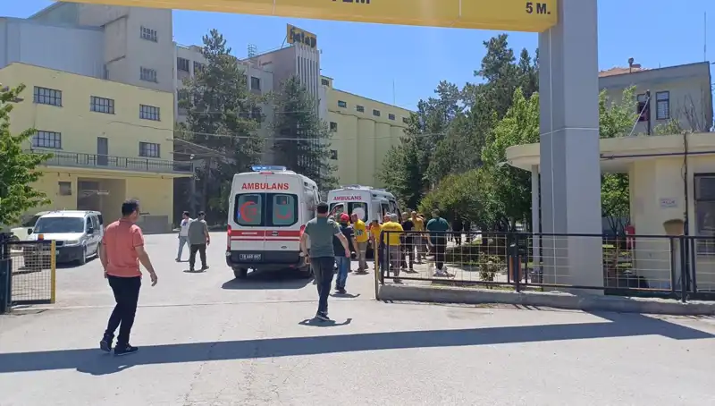 Çorum'daki Un Fabrikasında Şok Edici Patlama: 10 Yaralı!