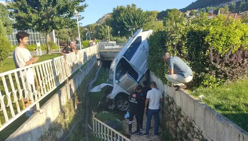Muğla'da Direksiyon Kırdı, Kaza Yaptı: Sürücü Hayatını Kaybetti