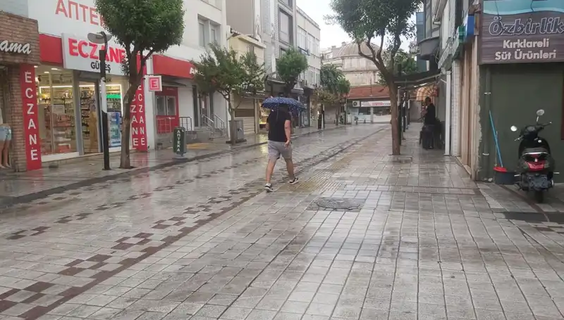 Kırklareli'de Sağanak Yağış Hayatı Olumsuz Etkiledi: Vatandaşları Bekleyen Sorunlar