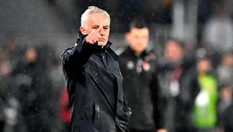 Mourinho, İngiltere'de İki Yıldız İçin Transfer Görüşmesi Yaptı