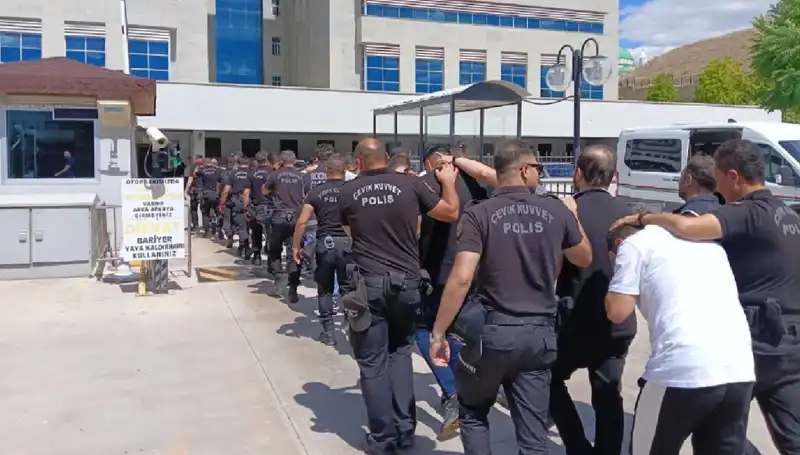 Ankara'da Tehditkar Haraç Çetesi Çökertildi: Avukatlar ve Simsarlar Tarih Oldu!